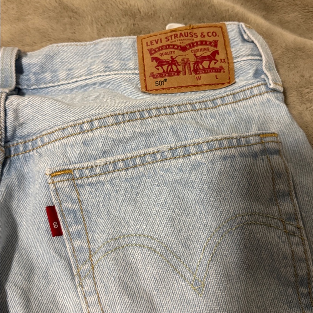 Levi's 501 Light Wash Denim Straight Jeans